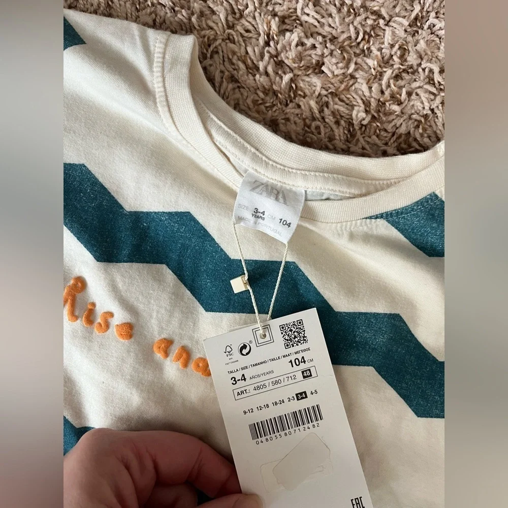 Zara Graphic tee Rise and Enjoy